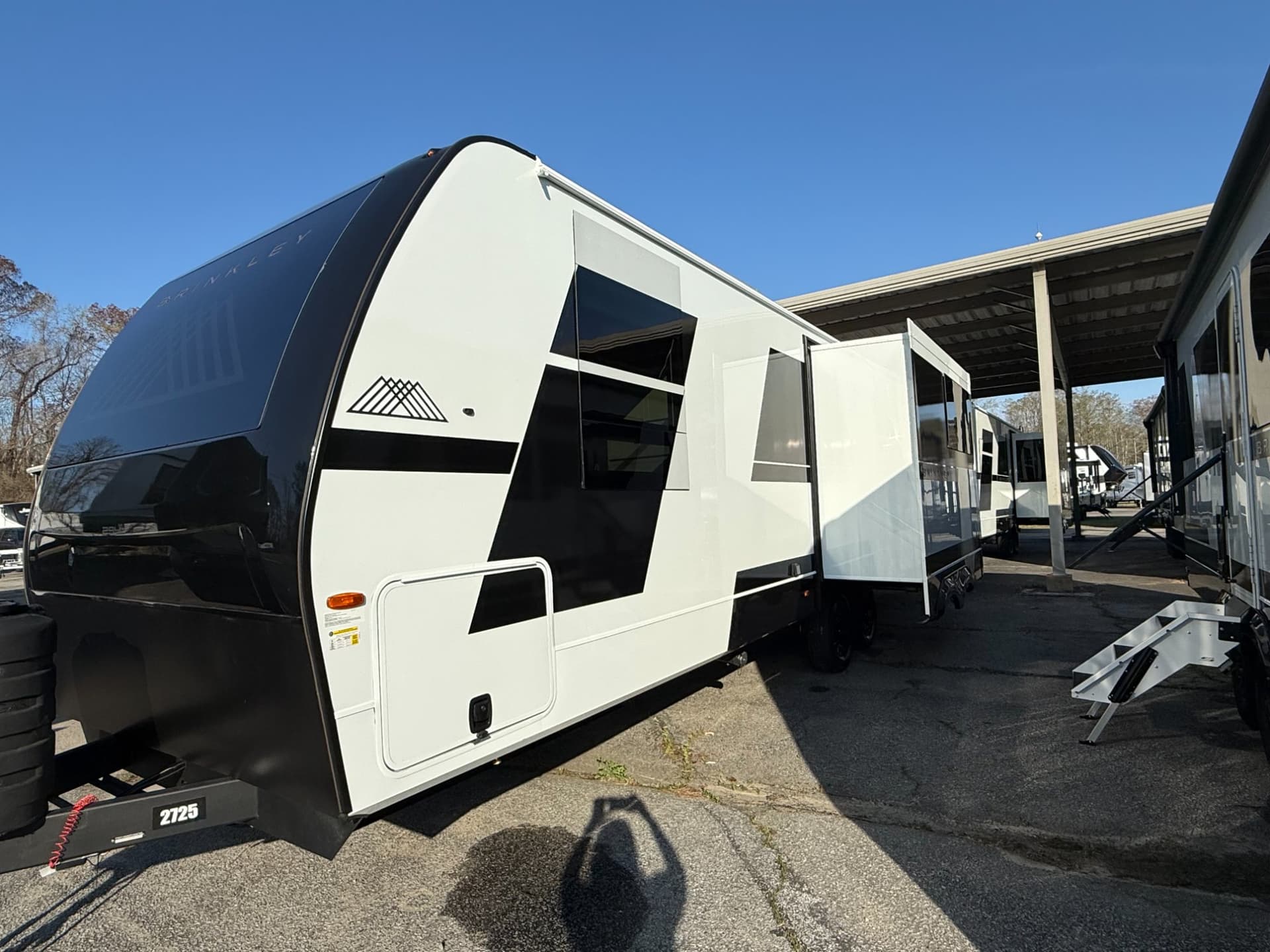 2026 Brinkley RV 2026 Brinkley RV Model IX - thumbnail 4