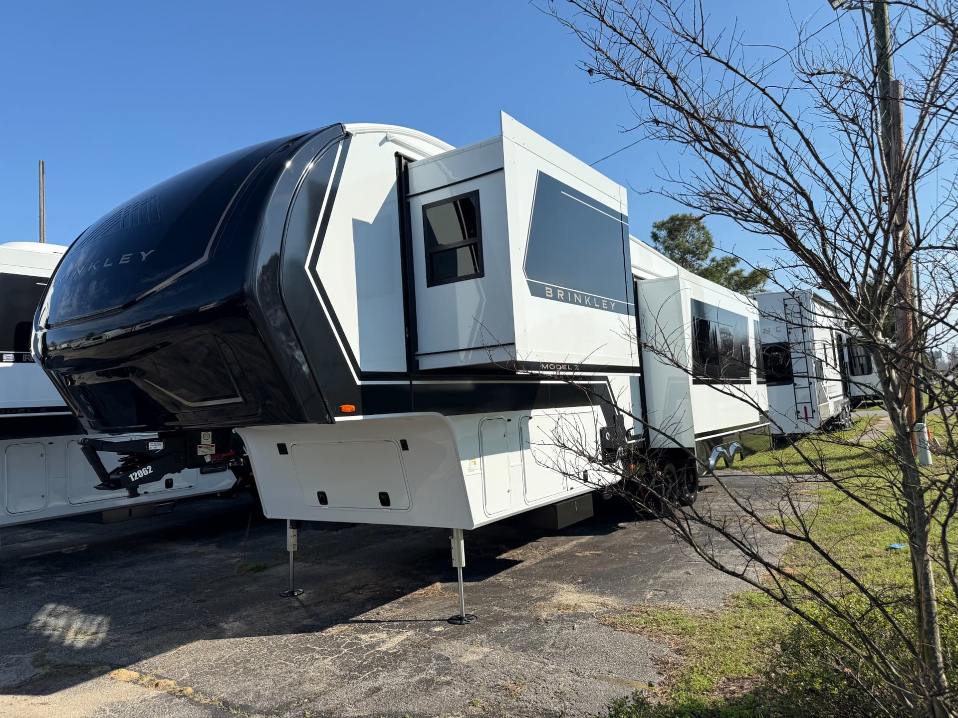 2026 Brinkley RV 2026 Brinkley RV Model Z - thumbnail 4