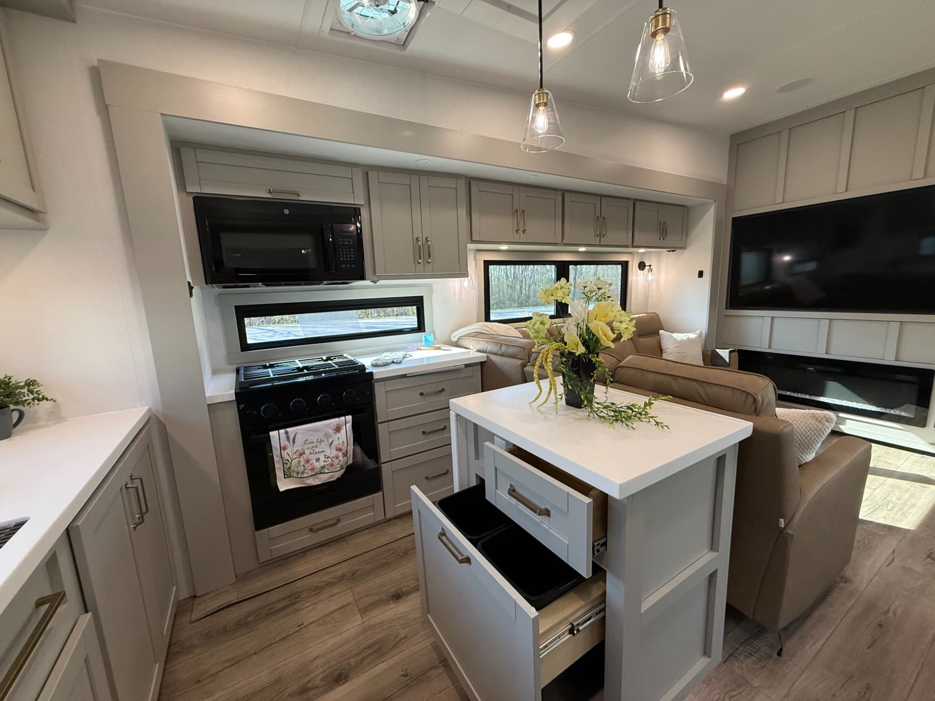 2026 Brinkley RV 2026 Brinkley RV Model Z - thumbnail 8