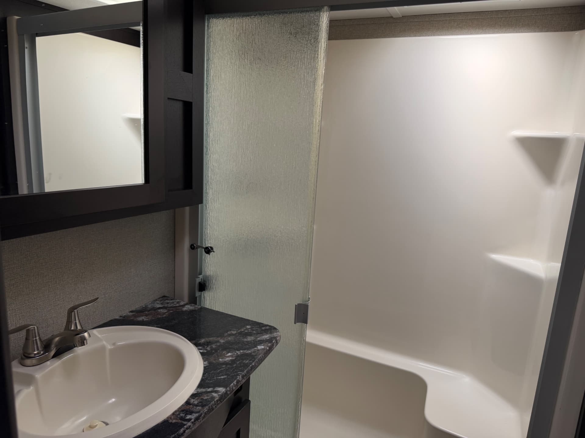 2017 Keystone RV 2017 Keystone RV Carbon - thumbnail 12