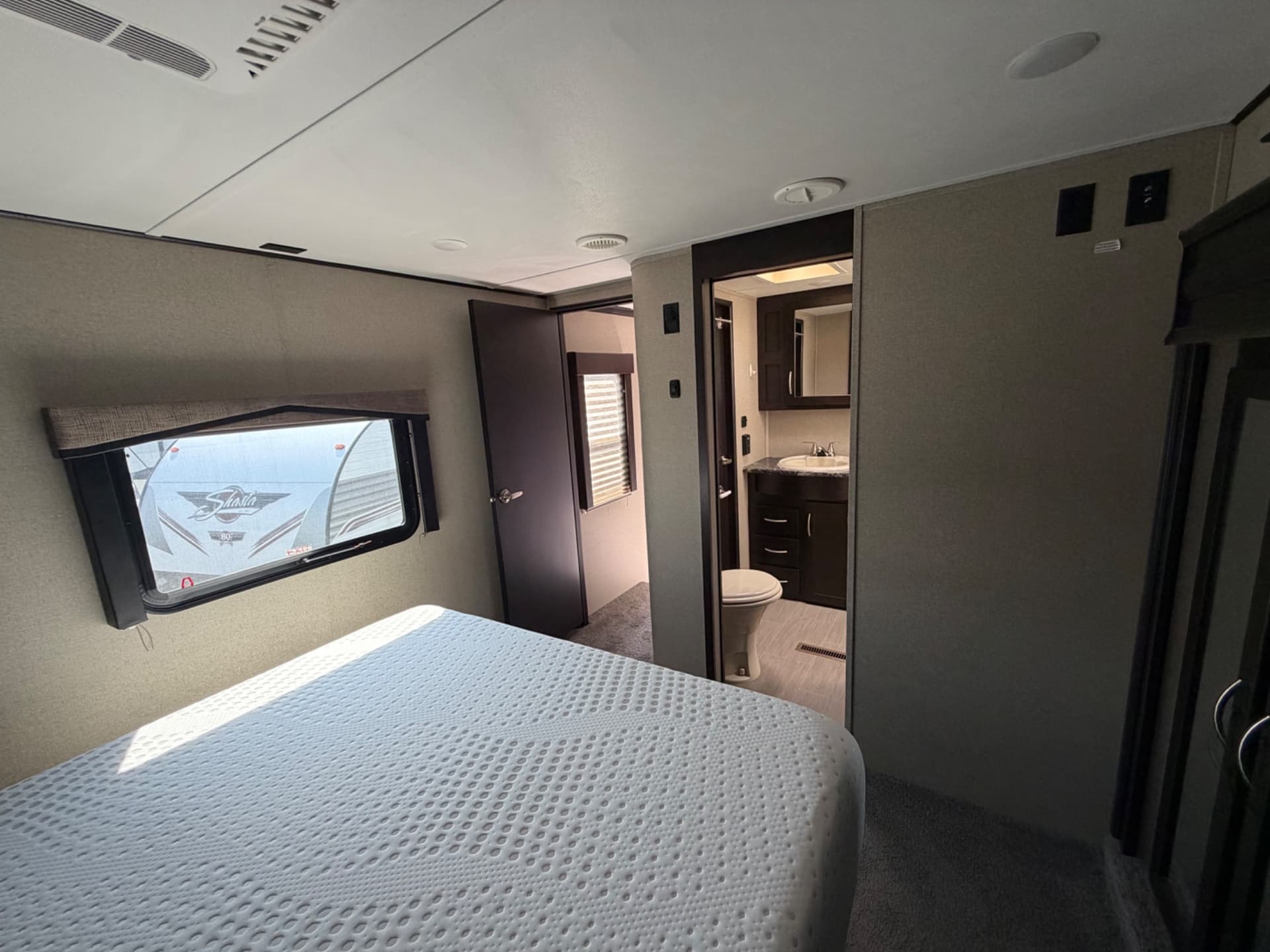 2017 Keystone RV 2017 Keystone RV Carbon - thumbnail 16