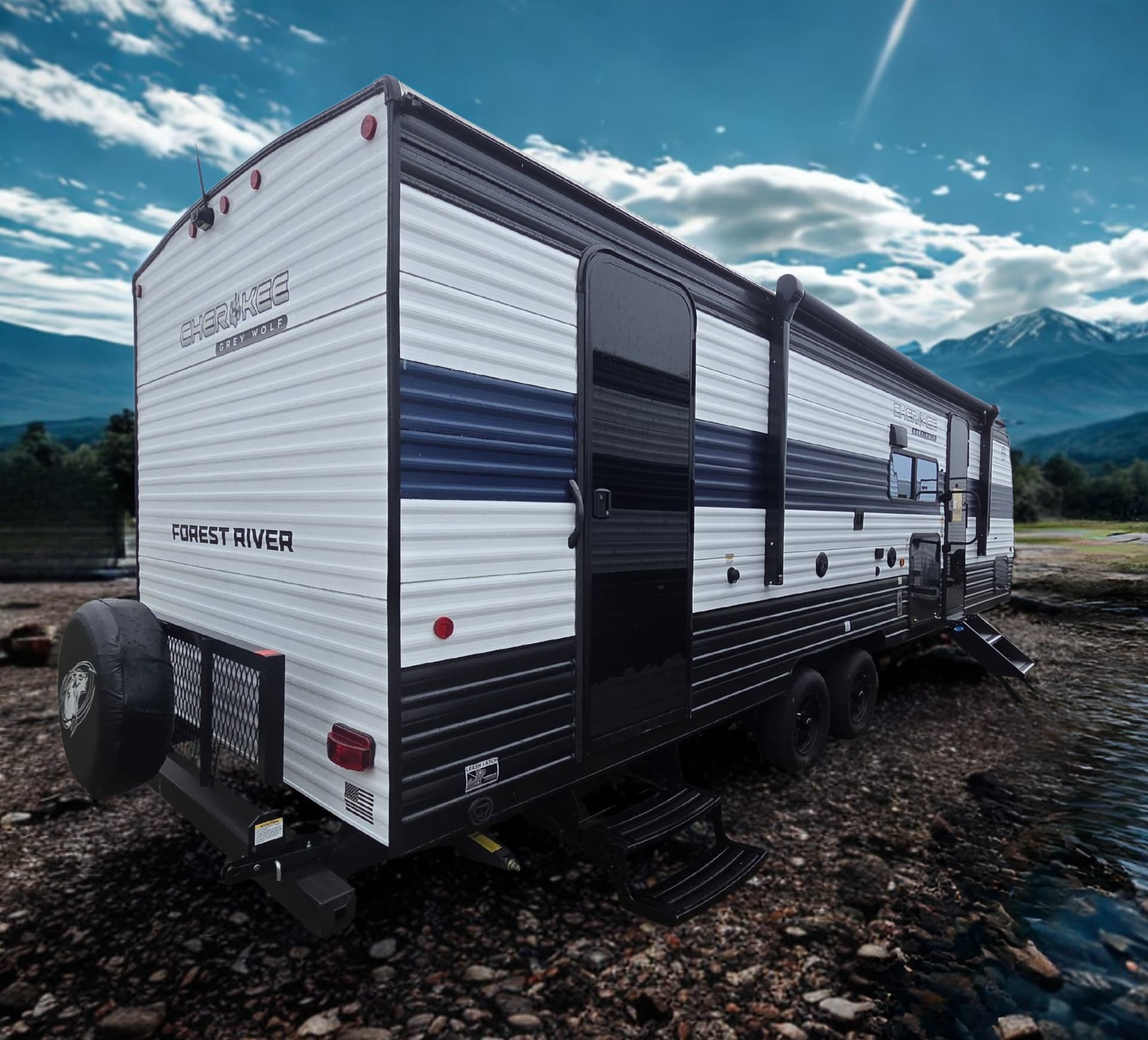 2025 Forest River 2025 Forest River Cherokee Grey Wolf - thumbnail 3