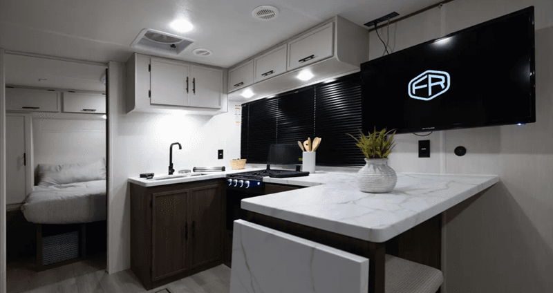 2026 Prime Time RV 2026 Prime Time RV Avenger - thumbnail 3