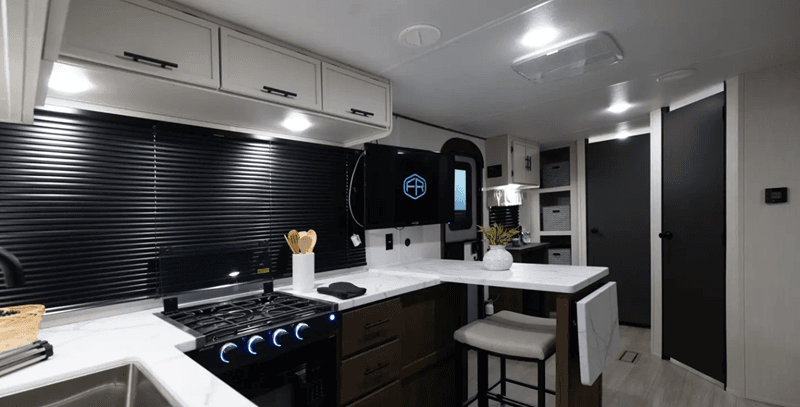 2026 Prime Time RV 2026 Prime Time RV Avenger - thumbnail 4