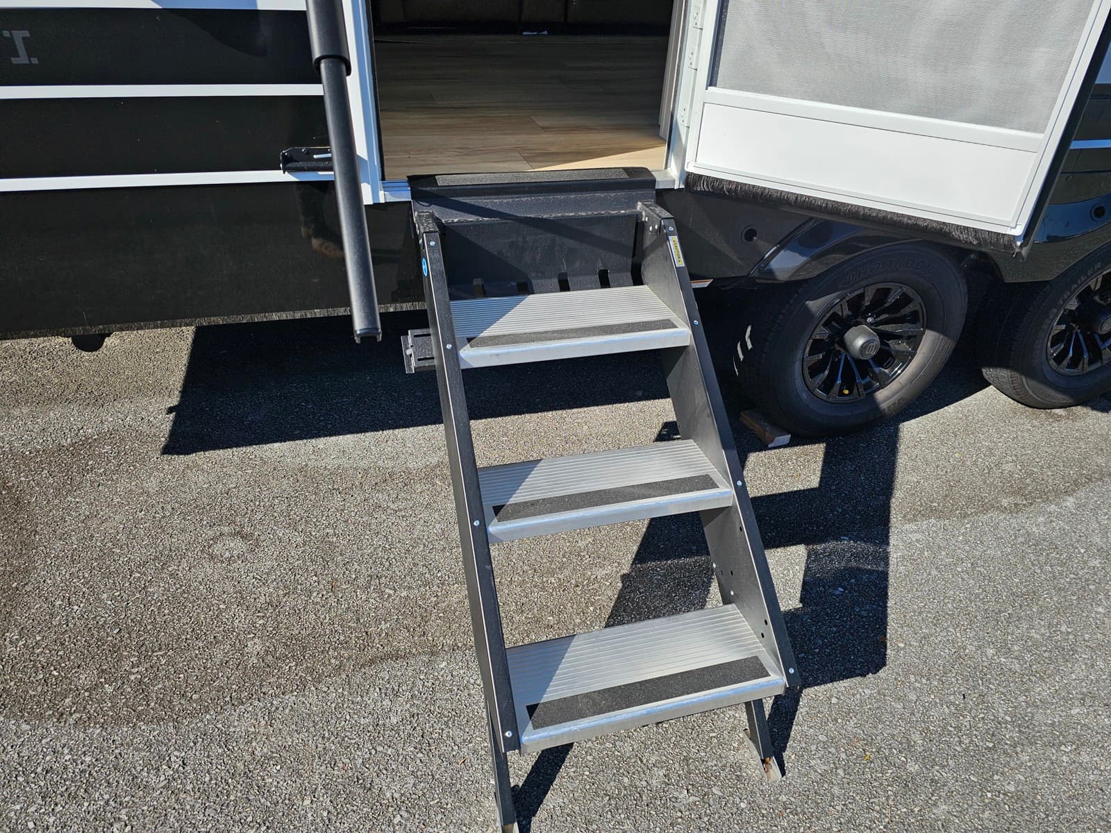 2026 Brinkley RV 2026 Brinkley RV Model IX - thumbnail 9