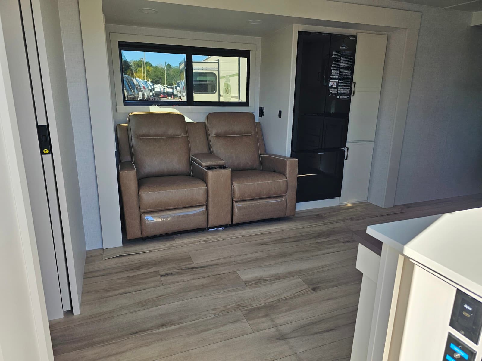 2026 Brinkley RV 2026 Brinkley RV Model IX - thumbnail 11