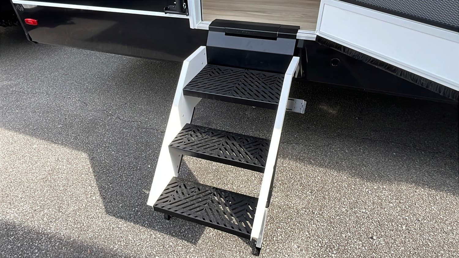 2026 Brinkley RV 2026 Brinkley RV Model IX - thumbnail 10