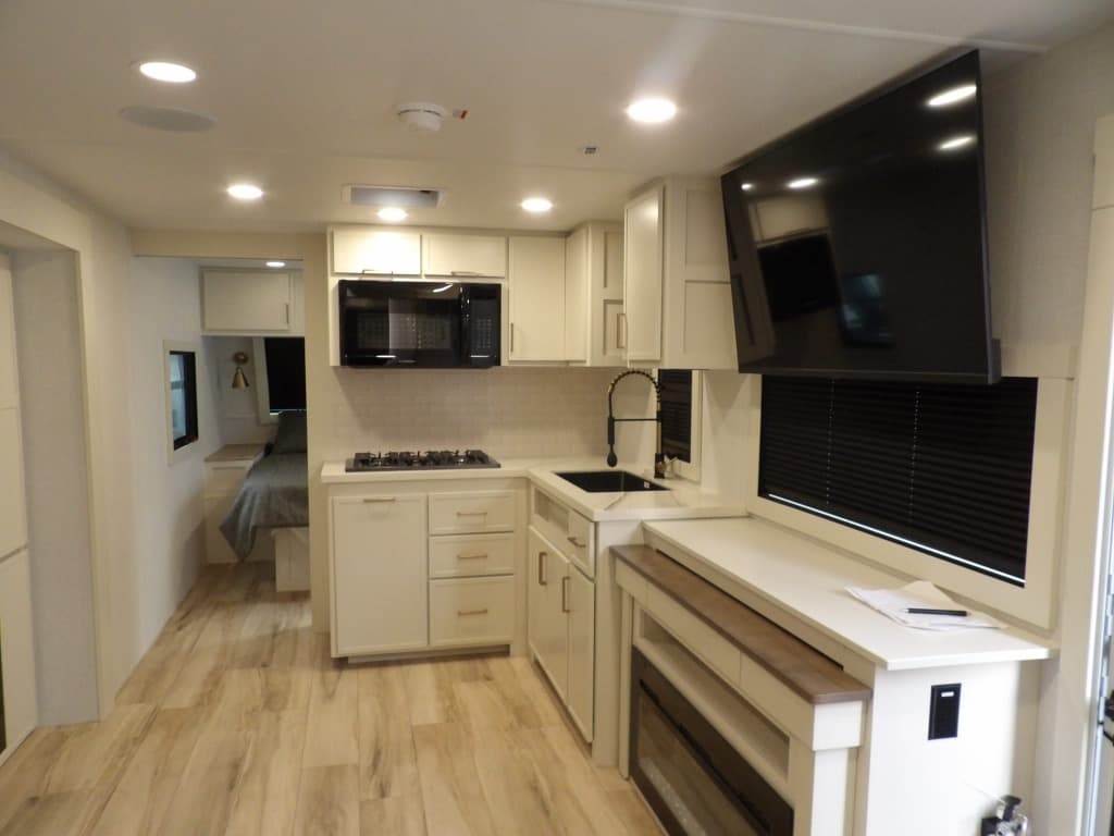 2026 Brinkley RV 2026 Brinkley RV Model IX - thumbnail 5
