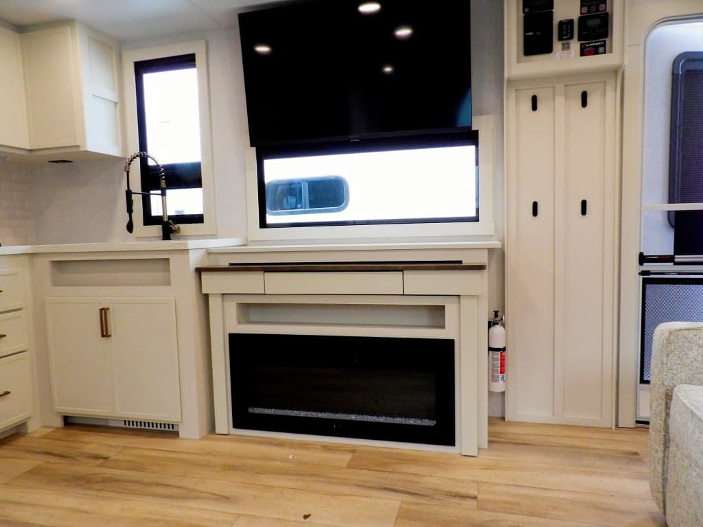 2026 Brinkley RV 2026 Brinkley RV Model IX - thumbnail 5