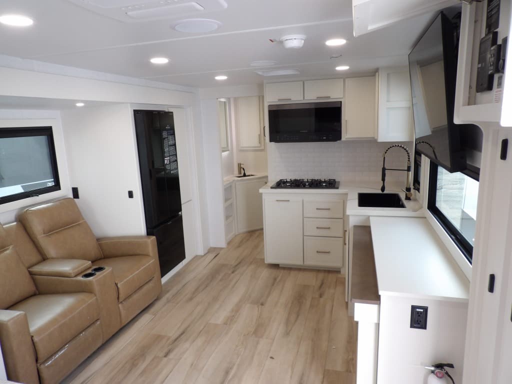 2026 Brinkley RV 2026 Brinkley RV Model IX - thumbnail 9