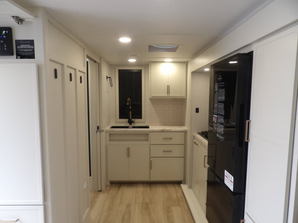 2026 Brinkley RV 2026 Brinkley RV Model IX - thumbnail 8