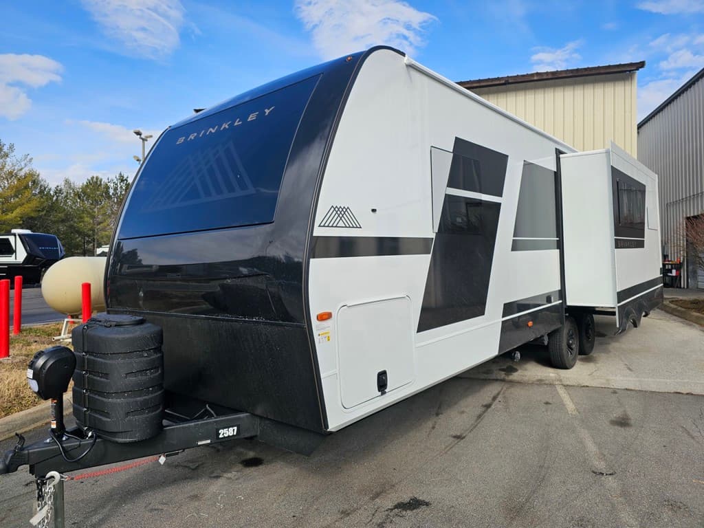 2026 Brinkley RV 2026 Brinkley RV Model IX - thumbnail 3