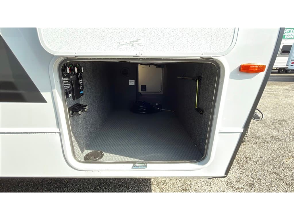 2026 Brinkley RV 2026 Brinkley RV Model IX - thumbnail 9