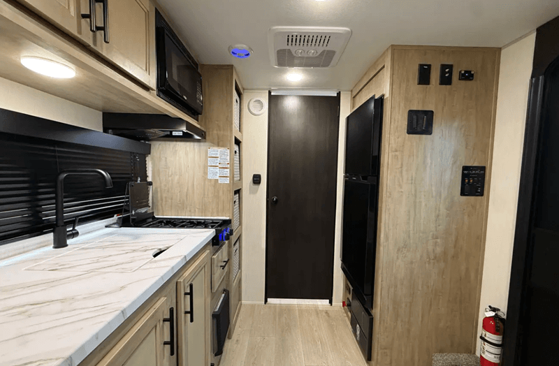 2026 Forest River 2026 Forest River Cherokee Wolf Pup - thumbnail 3