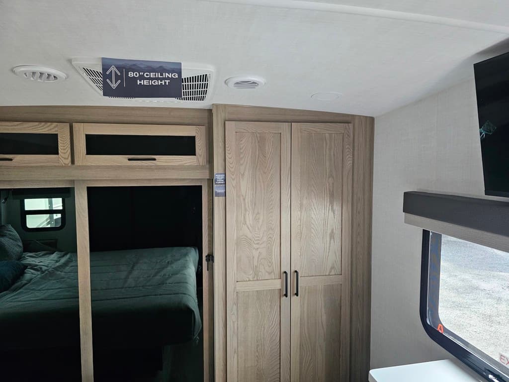 2026 Forest River 2026 Forest River Flagstaff Classic - thumbnail 35