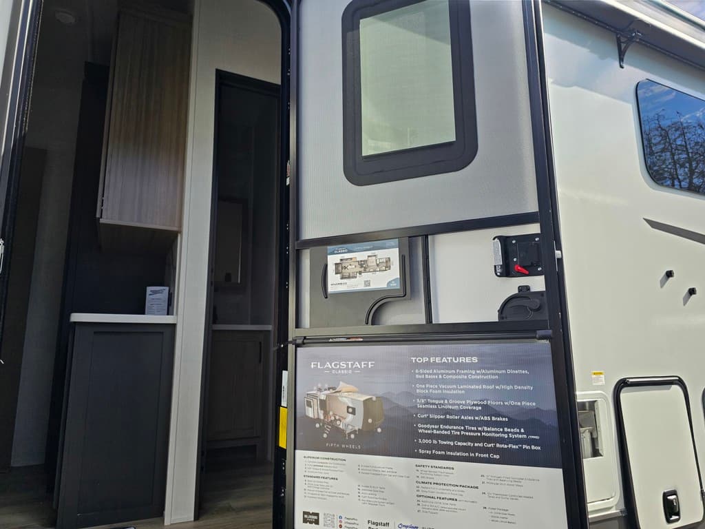 2026 Forest River 2026 Forest River Flagstaff Classic - thumbnail 16