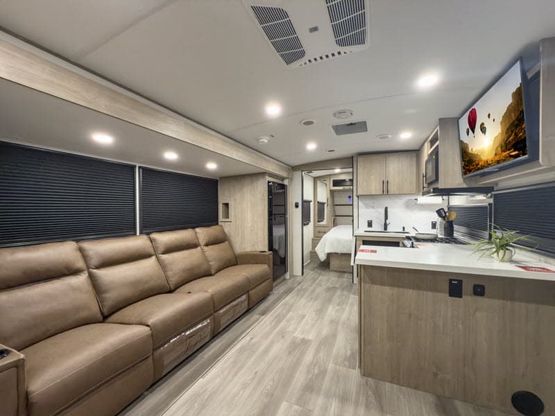 2026 Grand Design 2026 Grand Design Imagine XLS - thumbnail 3