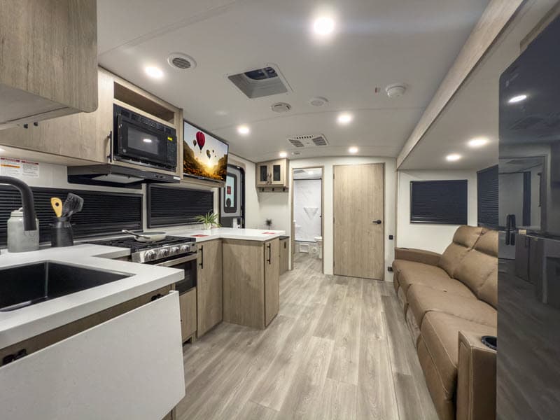 2026 Grand Design 2026 Grand Design Imagine XLS - thumbnail 4