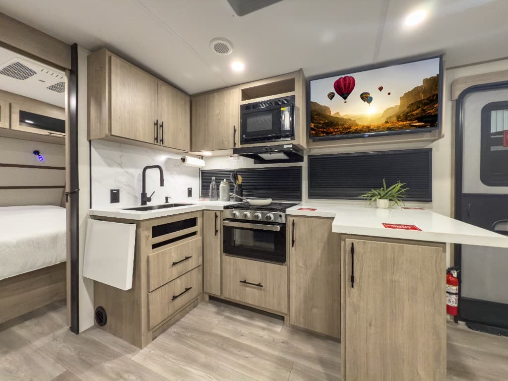 2026 Grand Design 2026 Grand Design Imagine XLS - thumbnail 5