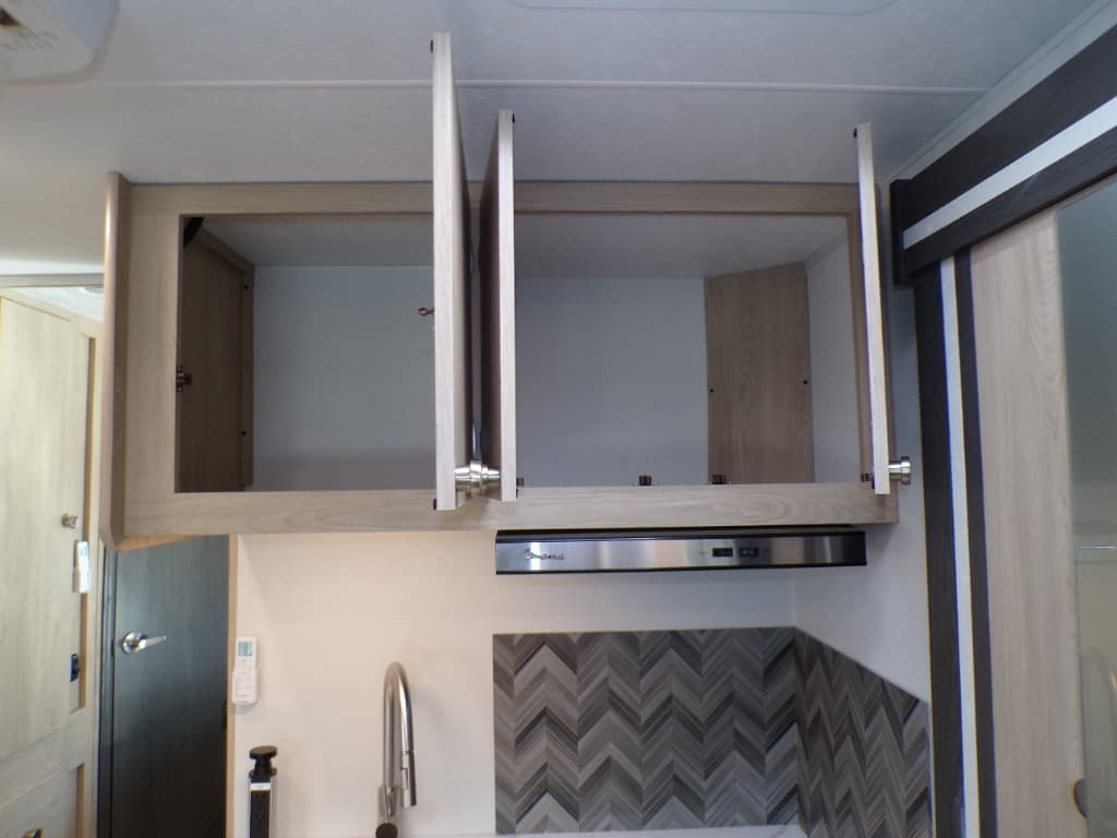 2026 Coachmen 2026 Coachmen Leprechaun - thumbnail 43