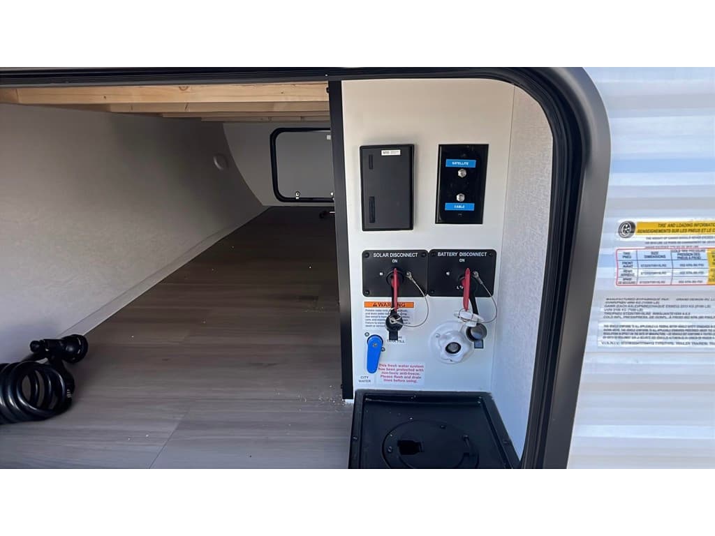 2026 Grand Design 2026 Grand Design Momentum Mav Toy Hauler - thumbnail 7