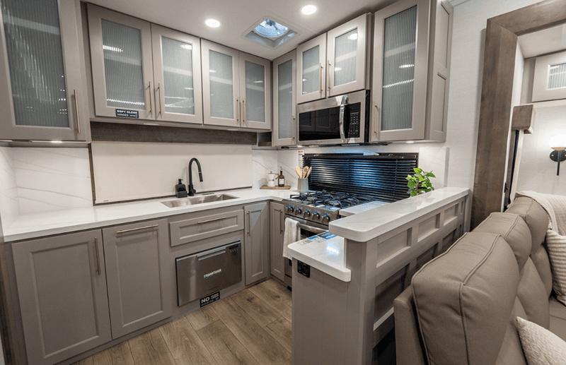 2026 Alliance RV 2026 Alliance RV Paradigm - thumbnail 4