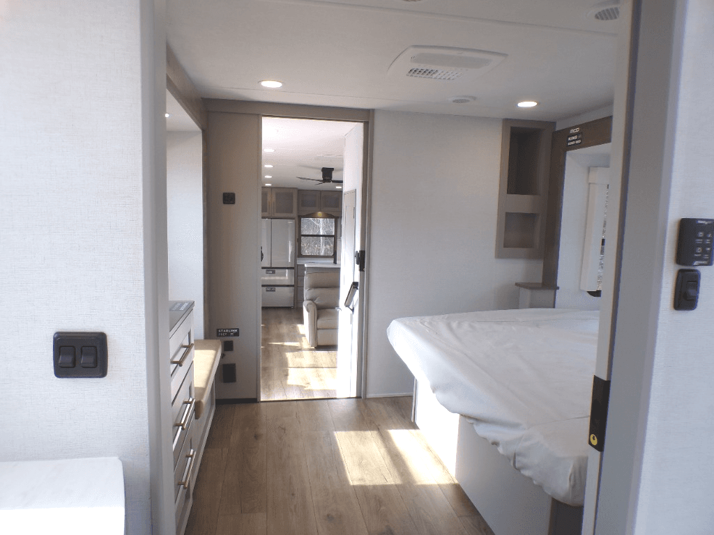 2026 Alliance RV 2026 Alliance RV Paradigm - thumbnail 16