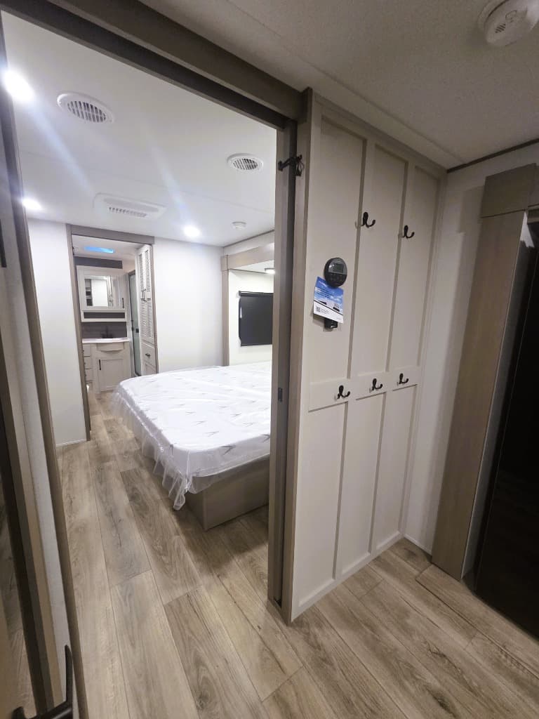 2026 Grand Design 2026 Grand Design Reflection - thumbnail 9