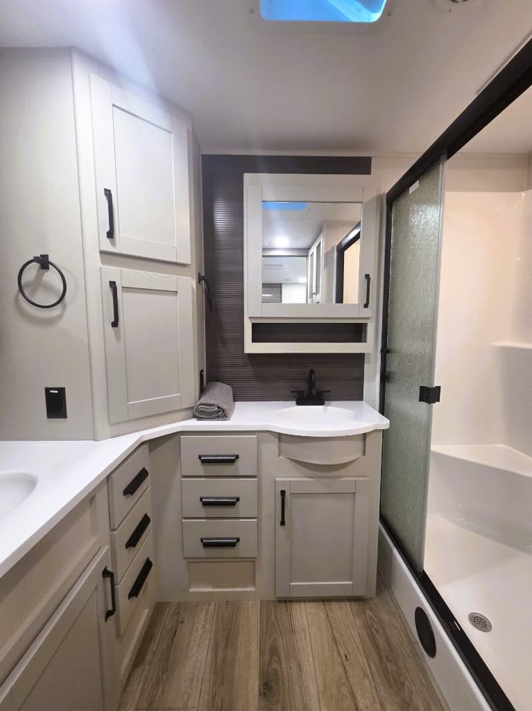 2026 Grand Design 2026 Grand Design Reflection - thumbnail 15