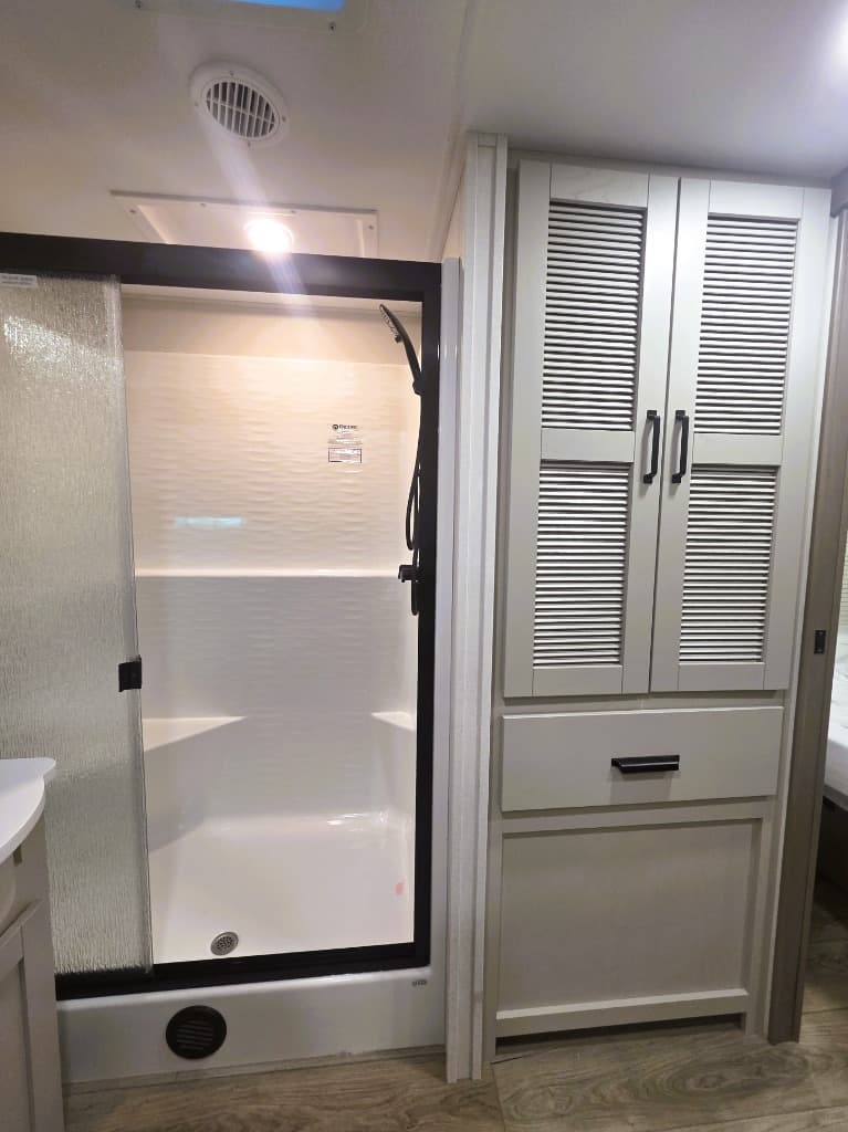 2026 Grand Design 2026 Grand Design Reflection - thumbnail 16