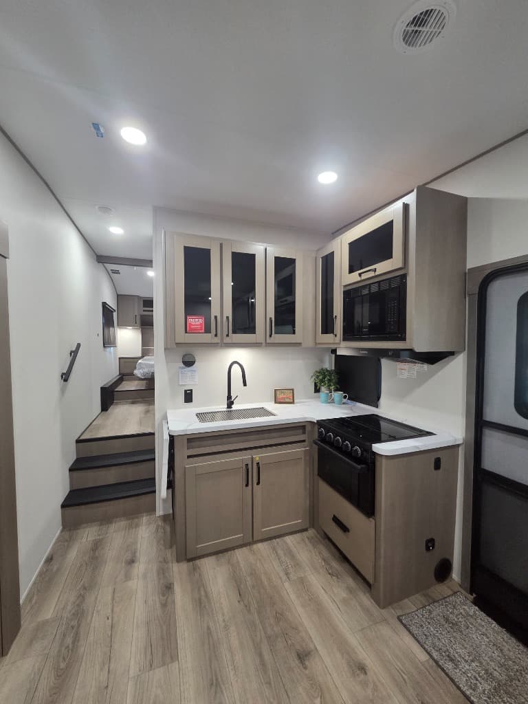 2026 Grand Design 2026 Grand Design Reflection 100 Series - thumbnail 8