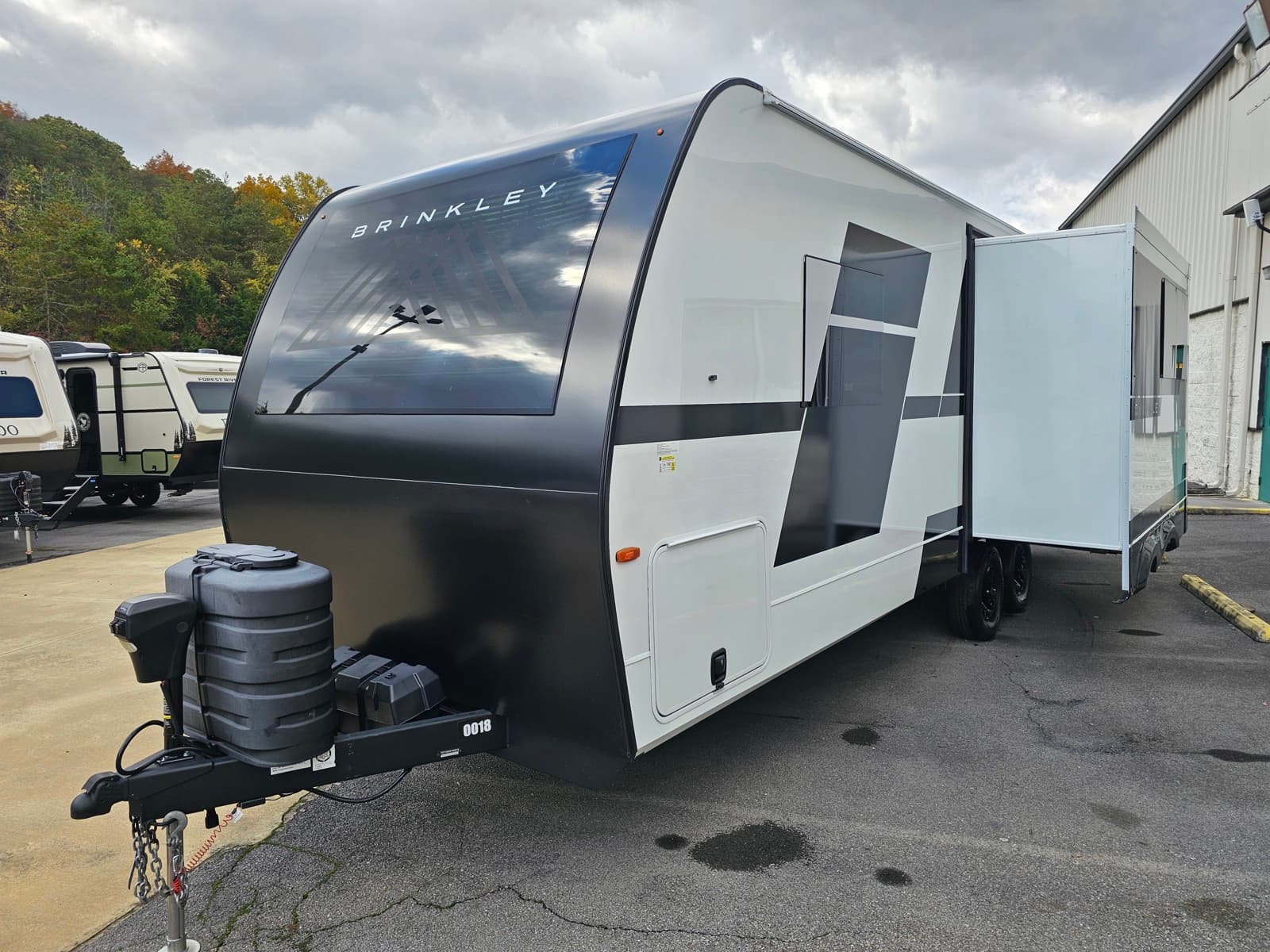 2025 Brinkley RV 2025 Brinkley RV Model IX - thumbnail 4