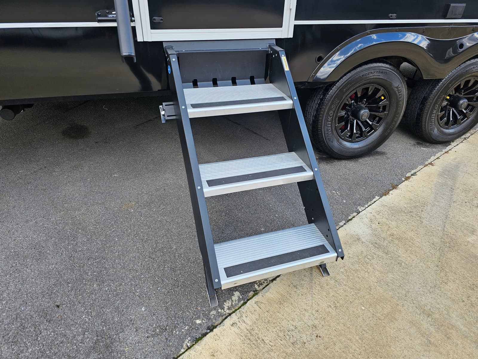 2025 Brinkley RV 2025 Brinkley RV Model IX - thumbnail 11