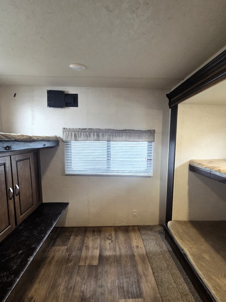 2017 Forest River 2017 Forest River Wildwood X-Lite - thumbnail 17