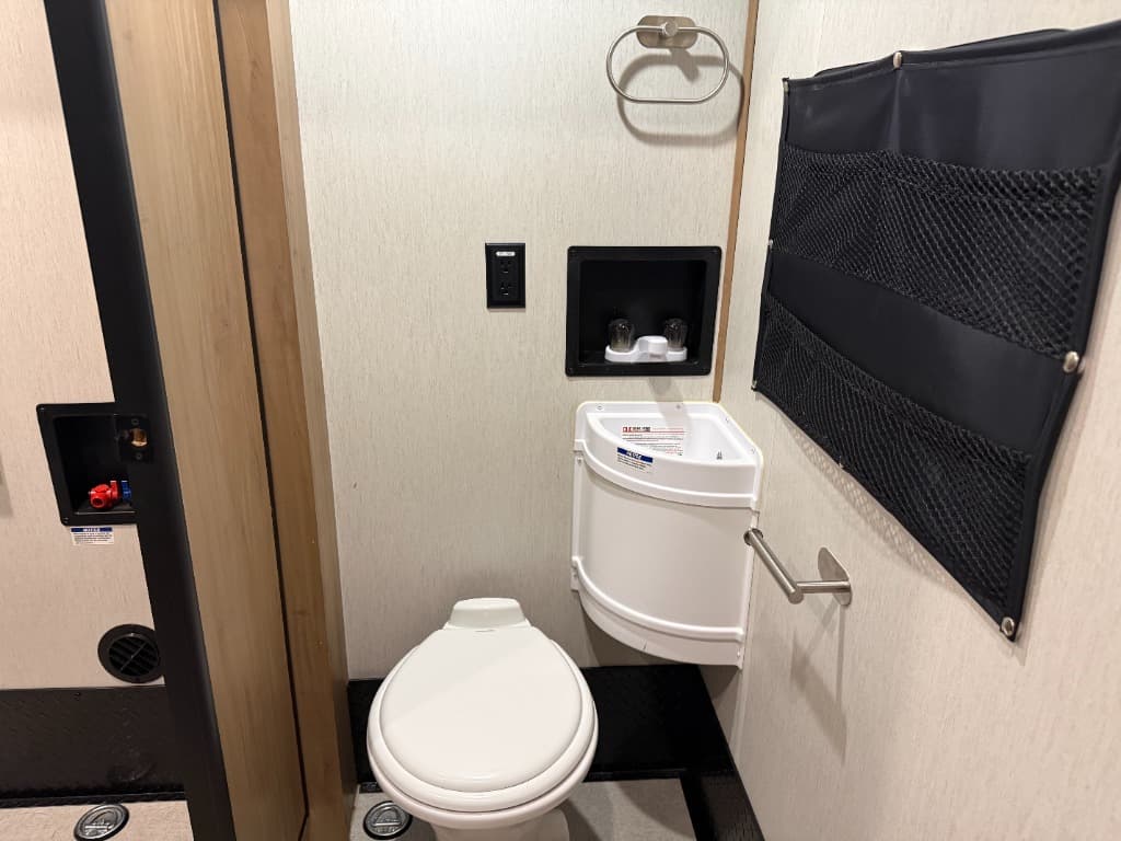 2024 Forest River 2024 Forest River Vengeance - thumbnail 38