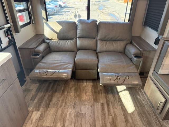 2022 Grand Design 2022 Grand Design Imagine XLS - thumbnail 10