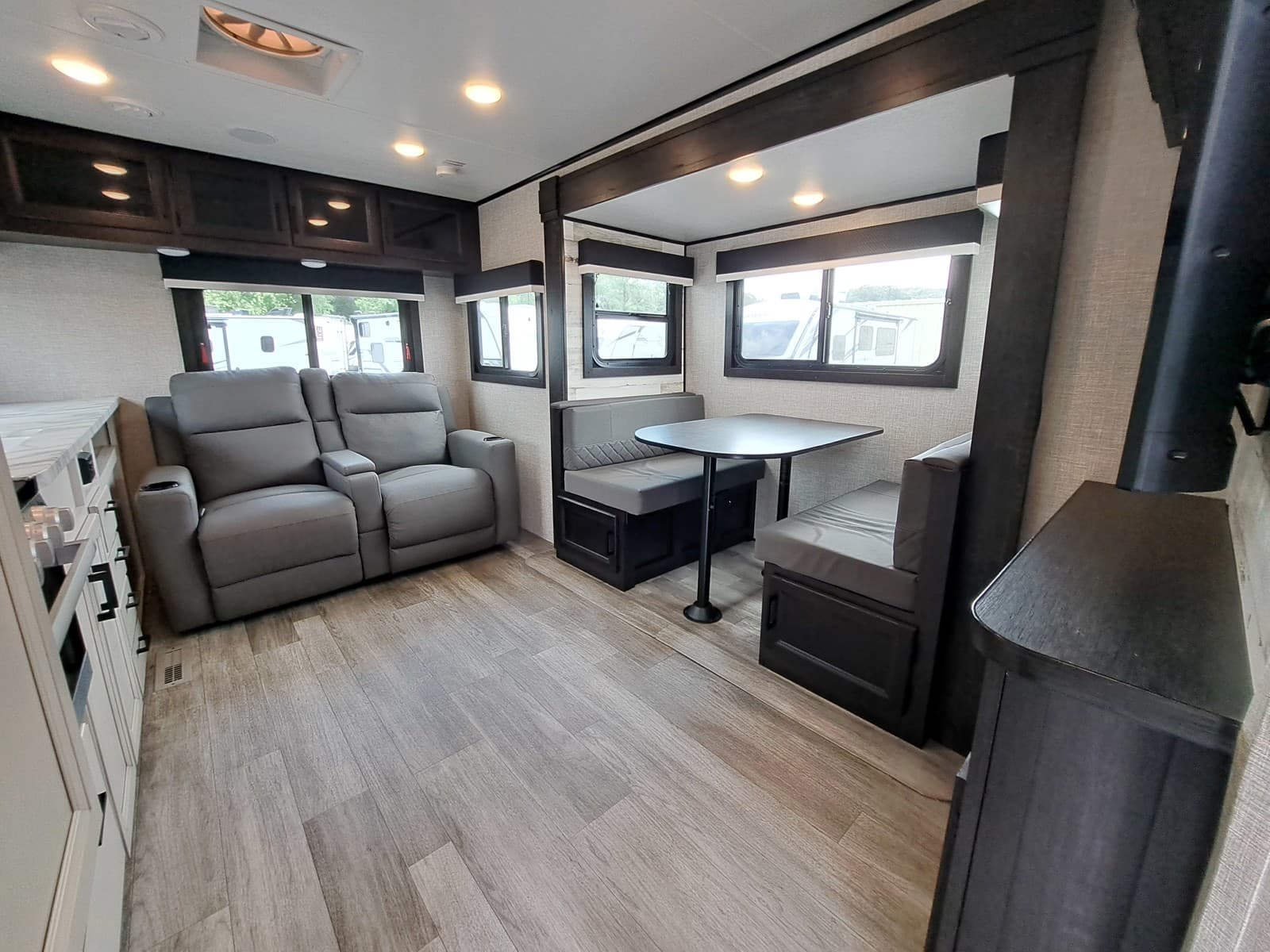 2023 Jayco 2023 Jayco Jay Feather - thumbnail 7