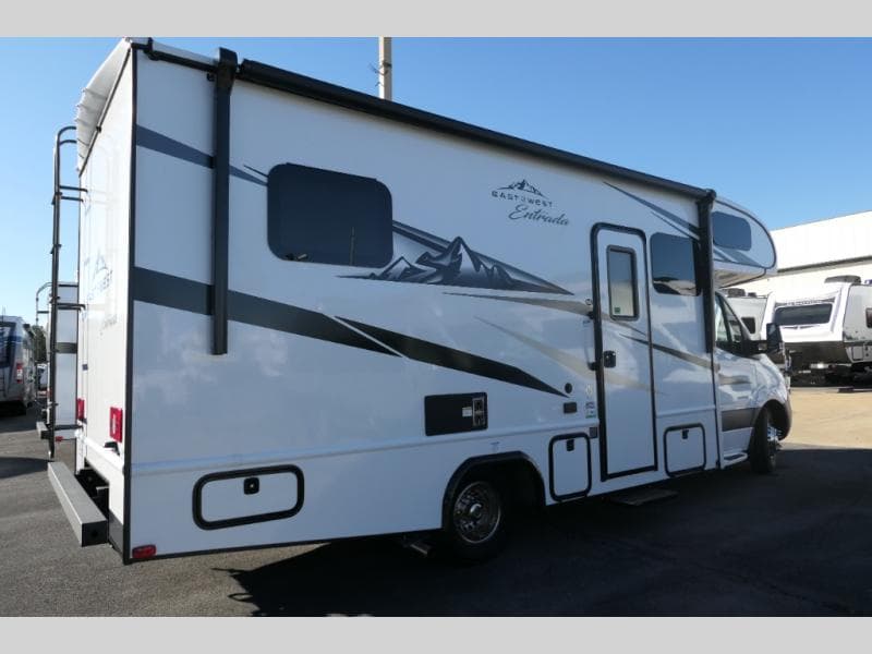 2024 East to West Entrada 24RLM