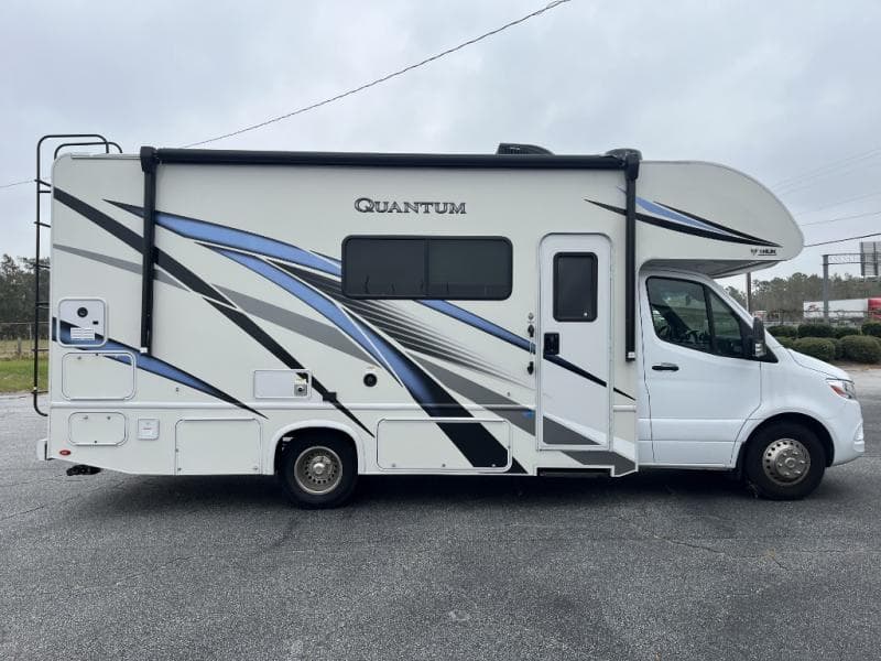 2023 Thor Motor Coach Quantum MB24
