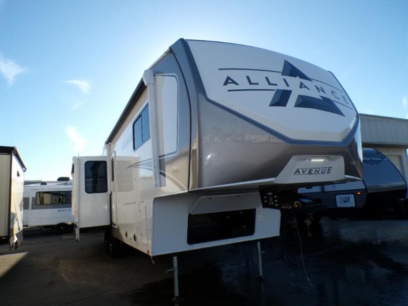 2026 Alliance RV Avenue 32RLS