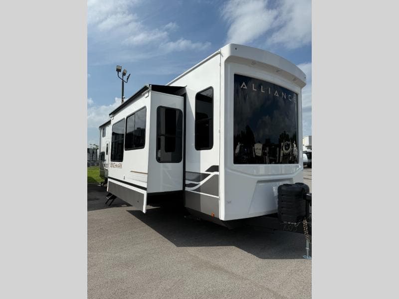2026 Alliance RV Benchmark 42LFT
