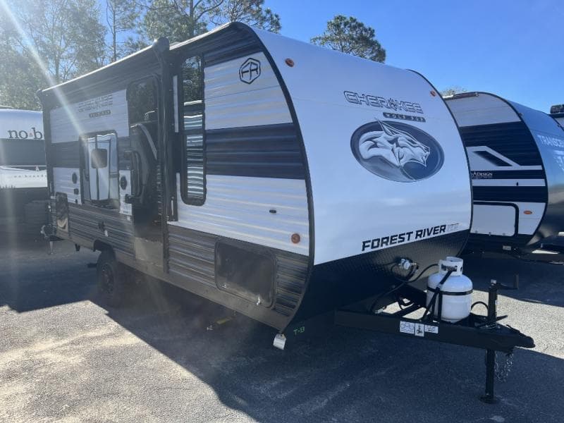 2025 Forest River Cherokee Wolf Pup 16FQW