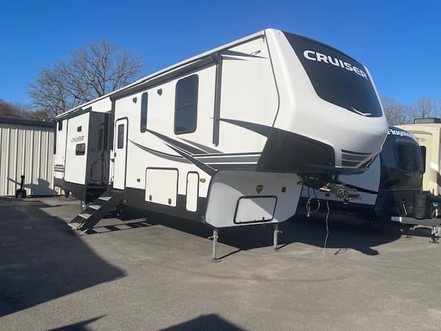 2022 CrossRoads Suncruiser CR3851BL
