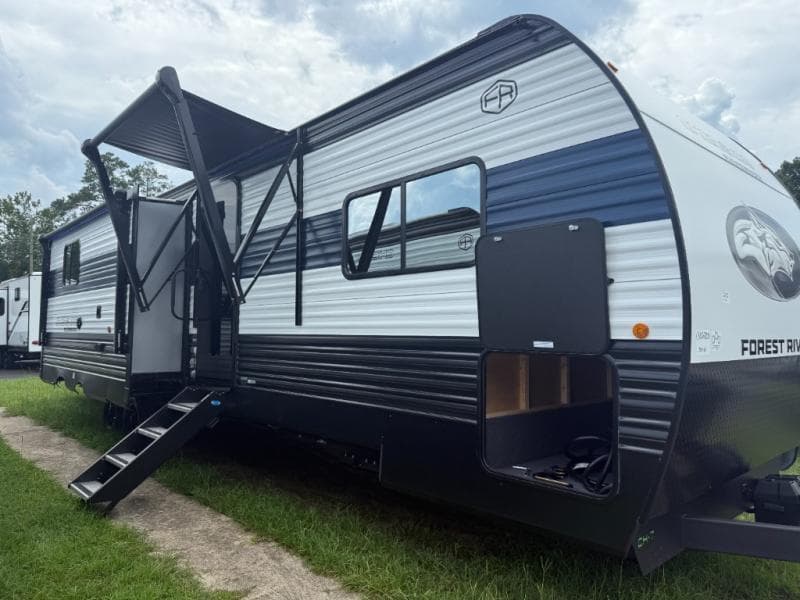 2026 Forest River Cherokee Wolf Den 304SR