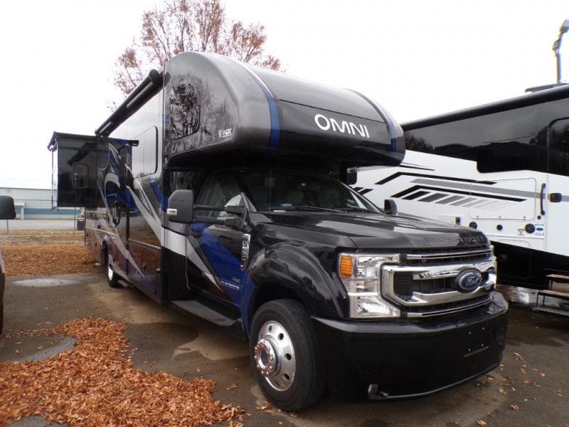 2022 Thor Motor Coach Omni XG32