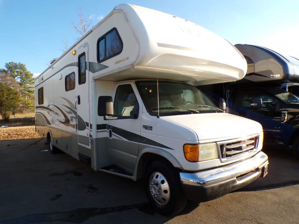 2004 Fleetwood Tioga SL 31W
