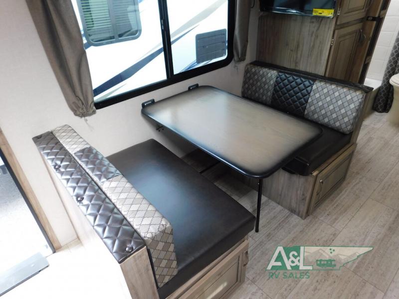Palomino dinette