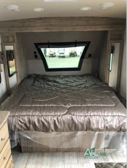 Palomino king bed