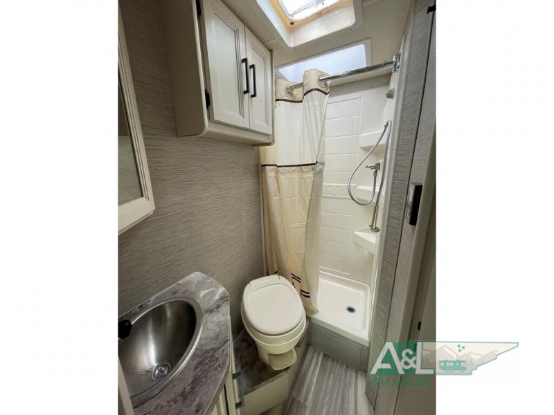 Gemini 23TW Bathroom