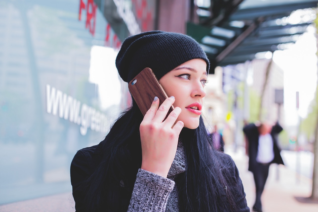 girl on the phone